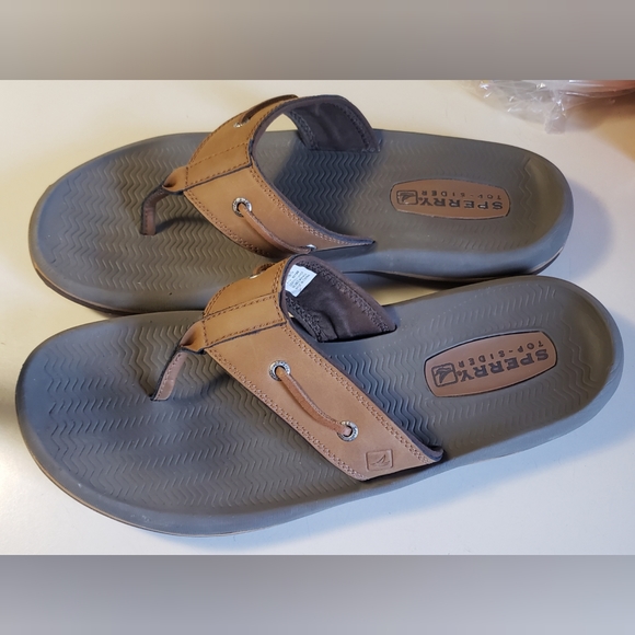 sperry santa cruz flip flops